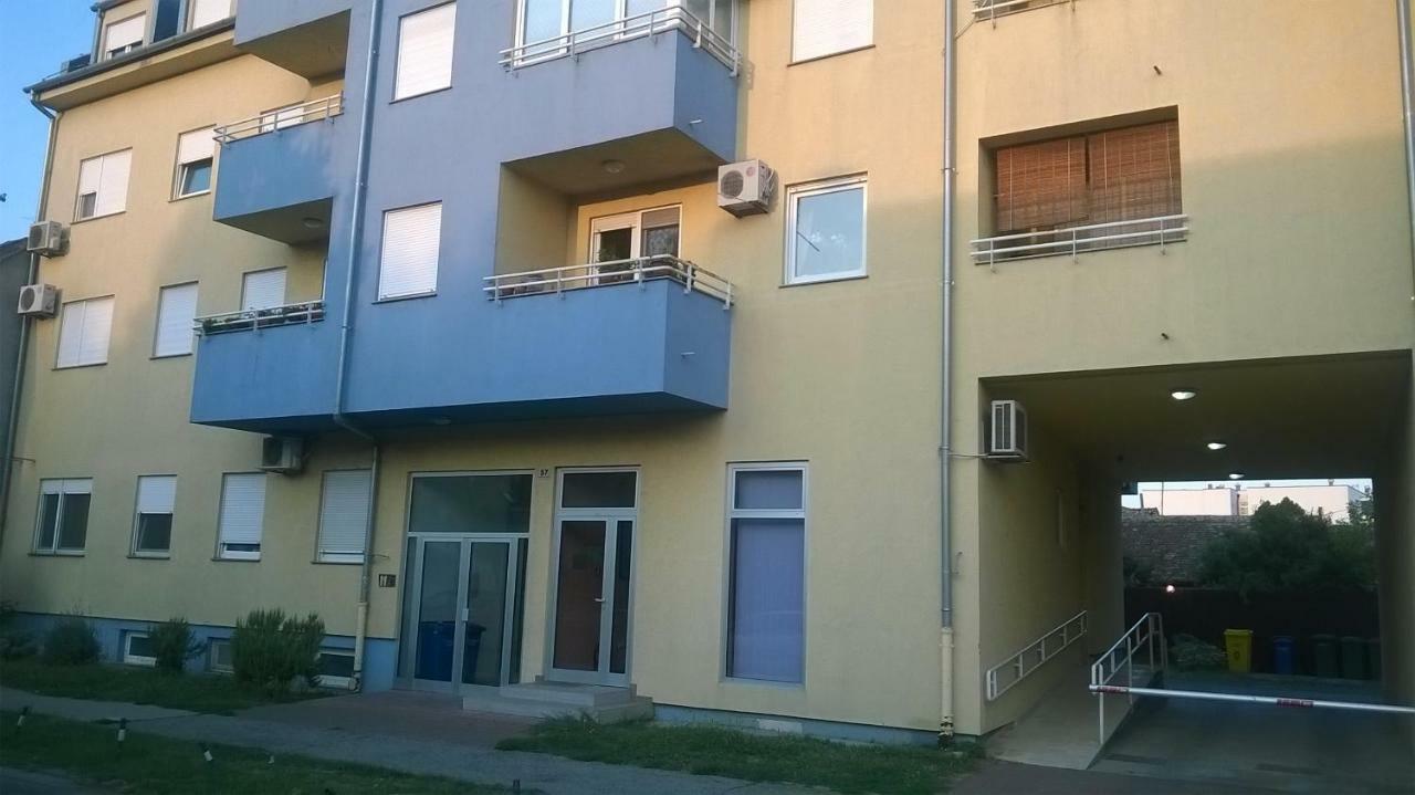 Apartman Mario Osijek Exteriör bild